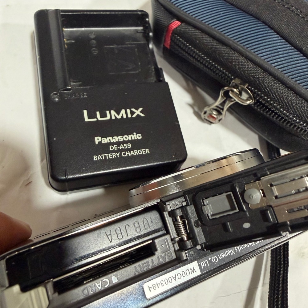 Panasonic Lumix DMC-FH22 Digital Camera 14MP 8x Zoom Black Y2K Digicam Bundle - Picture 13 of 16